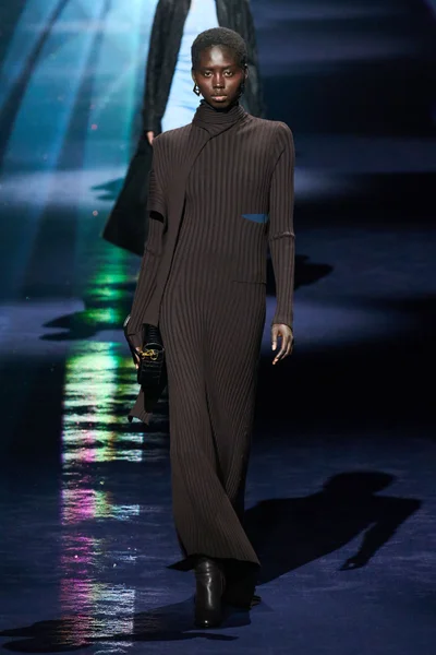 Look 34